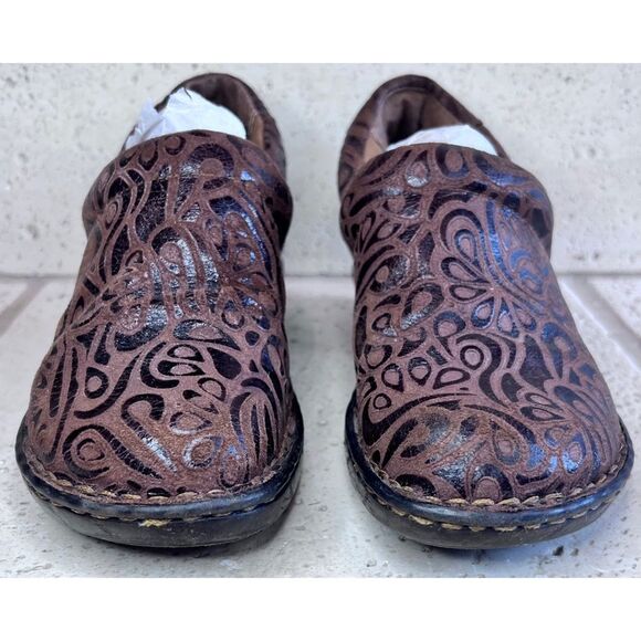 BOC BORN WOMENS Clogs, PEGGY Brown TOOLED SHOES SIZE 6 - Picture 3 of 12